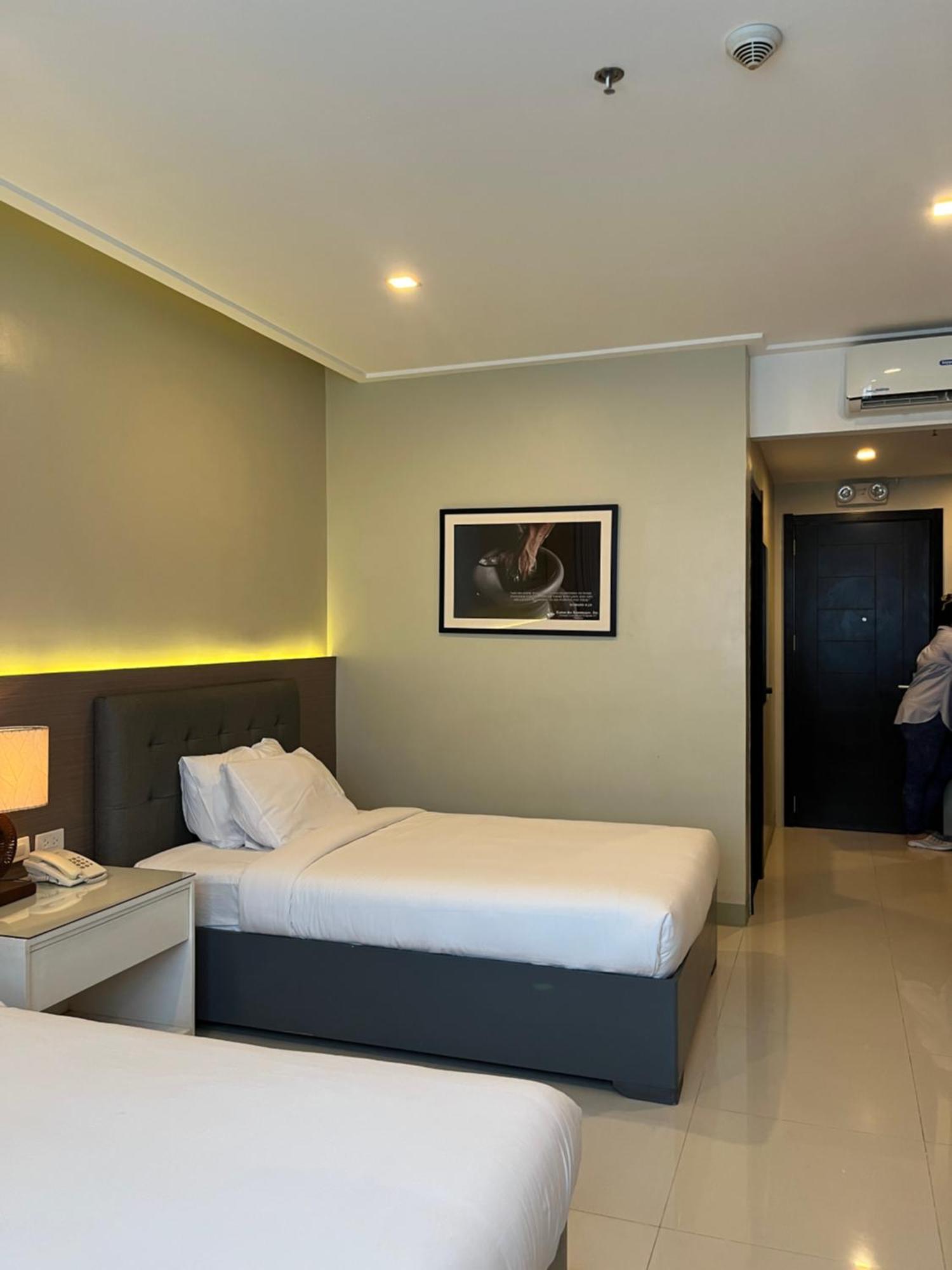 Iloilo Gateway Hotel And Suites Pavia Exteriér fotografie