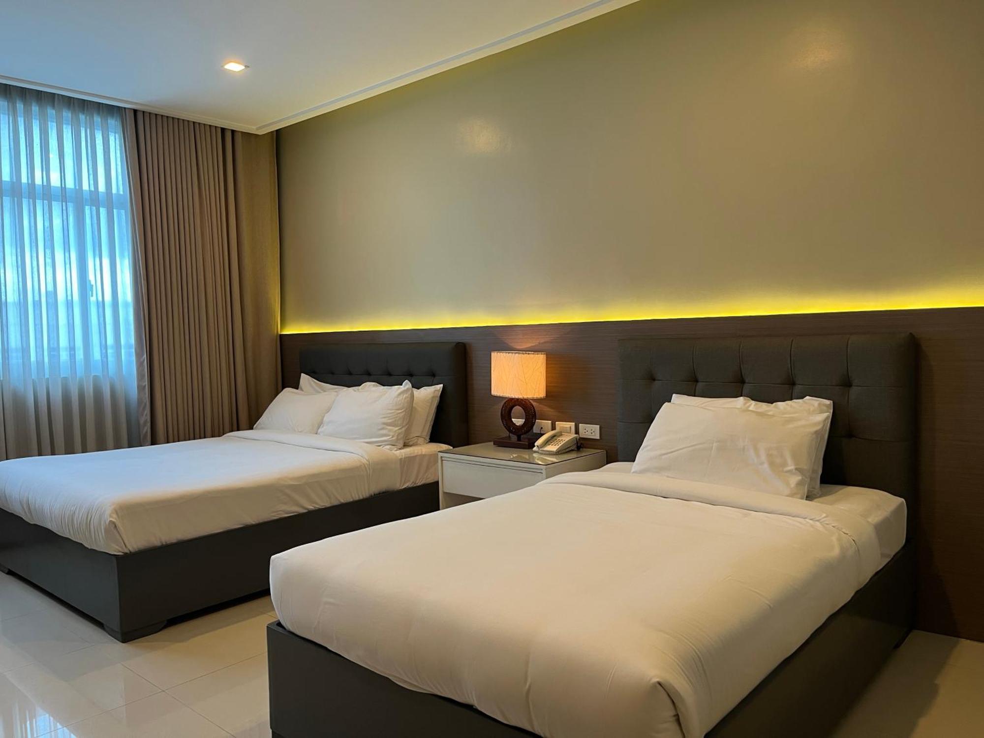 Iloilo Gateway Hotel And Suites Pavia Exteriér fotografie